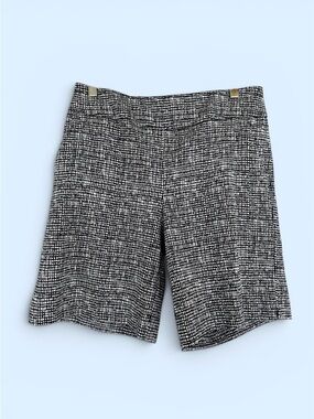 NEW YORK & COMPANY Shorts. Mid-thigh Length, Black and White, Stretch. Pockets